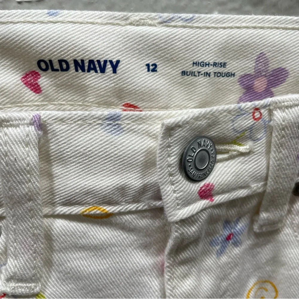 Old Navy White Shorts Flower-Smile Face Print High Rise Adjustable Waist Size 12 - Picture 16 of 16